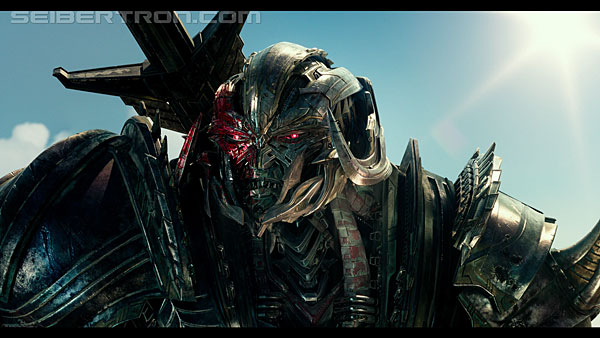 last-knight-trailer-170412-0495.jpg