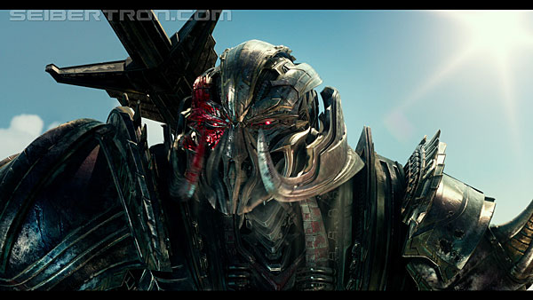 last-knight-trailer-170412-0498.jpg