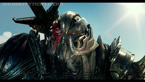 last-knight-trailer-170412-0499.jpg