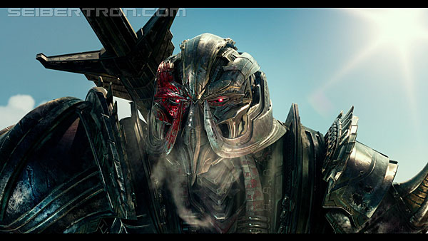 last-knight-trailer-170412-0501.jpg