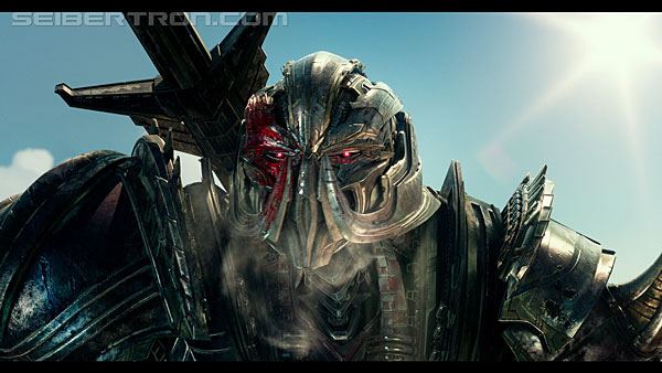 last-knight-trailer-170412-0502.jpg
