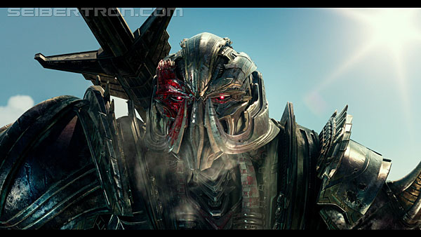 last-knight-trailer-170412-0503.jpg