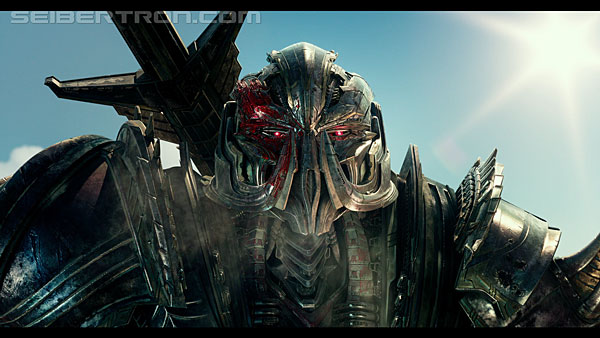 last-knight-trailer-170412-0511.jpg