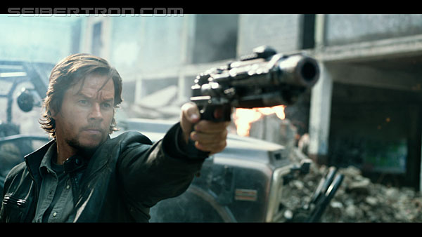 last-knight-trailer-170412-0530.jpg