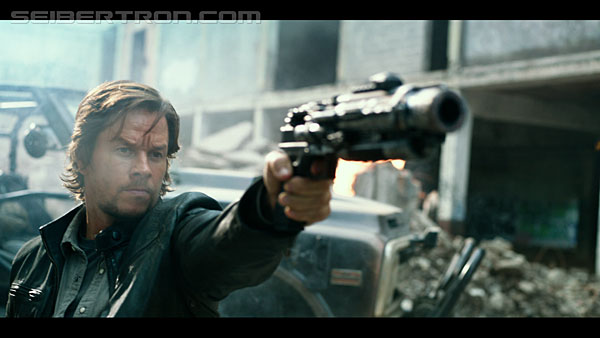 last-knight-trailer-170412-0532.jpg
