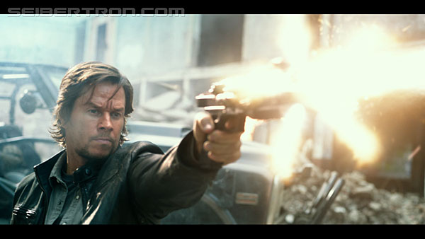 last-knight-trailer-170412-0533.jpg