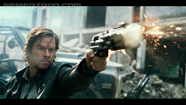 last-knight-trailer-170412-0534.jpg
