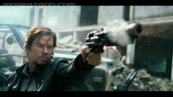 last-knight-trailer-170412-0536.jpg
