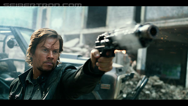 last-knight-trailer-170412-0537.jpg