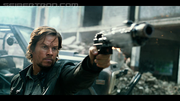 last-knight-trailer-170412-0538.jpg