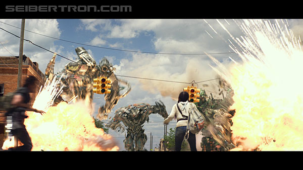 last-knight-trailer-170412-0540.jpg