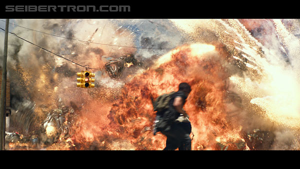 last-knight-trailer-170412-0550.jpg