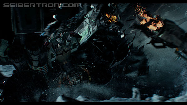 last-knight-trailer-170412-0601.jpg