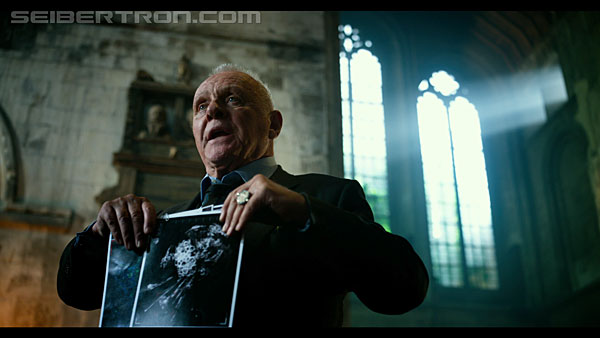 last-knight-trailer-170412-0655.jpg