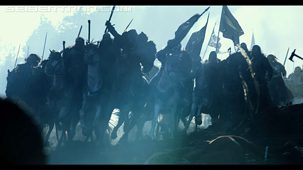 last-knight-trailer-170412-0678.jpg