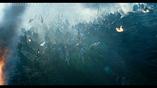 last-knight-trailer-170412-0701.jpg