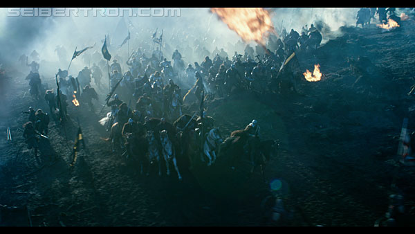 last-knight-trailer-170412-0703.jpg