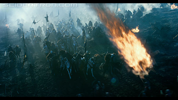 last-knight-trailer-170412-0706.jpg