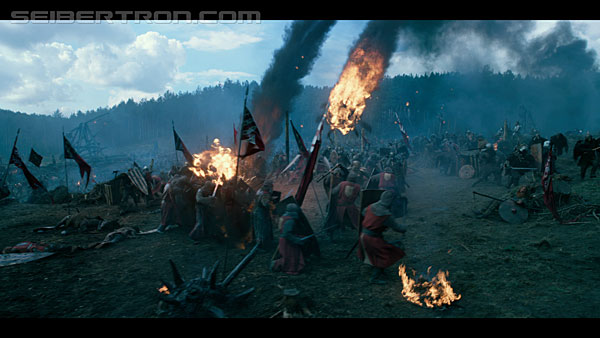 last-knight-trailer-170412-0708.jpg