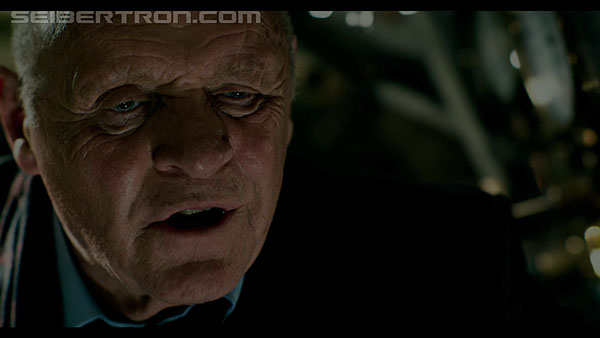 last-knight-trailer-170412-0730.jpg