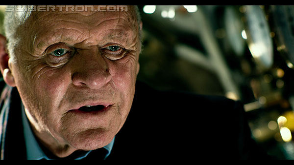 last-knight-trailer-170412-0732.jpg