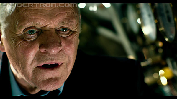 last-knight-trailer-170412-0738.jpg