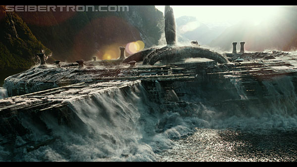 last-knight-trailer-170412-0783.jpg