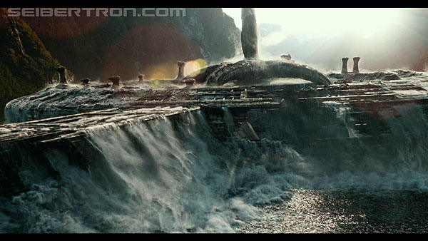 last-knight-trailer-170412-0785.jpg