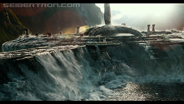 last-knight-trailer-170412-0786.jpg