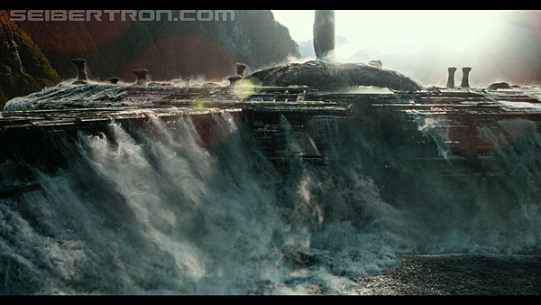 last-knight-trailer-170412-0793.jpg