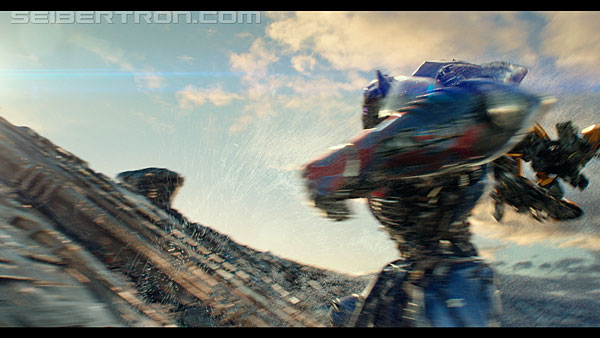 last-knight-trailer-170412-0799.jpg