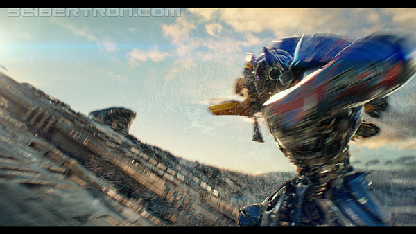last-knight-trailer-170412-0800.jpg