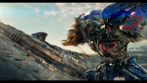 last-knight-trailer-170412-0801.jpg