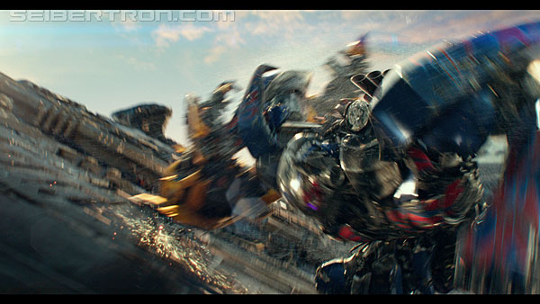 last-knight-trailer-170412-0802.jpg