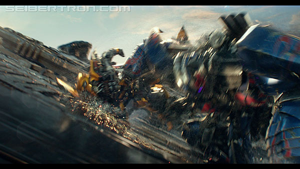 last-knight-trailer-170412-0803.jpg