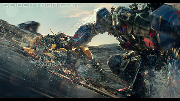 last-knight-trailer-170412-0805.jpg