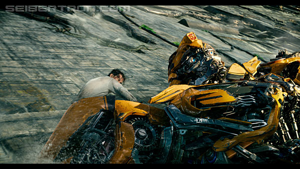 last-knight-trailer-170412-0827.jpg