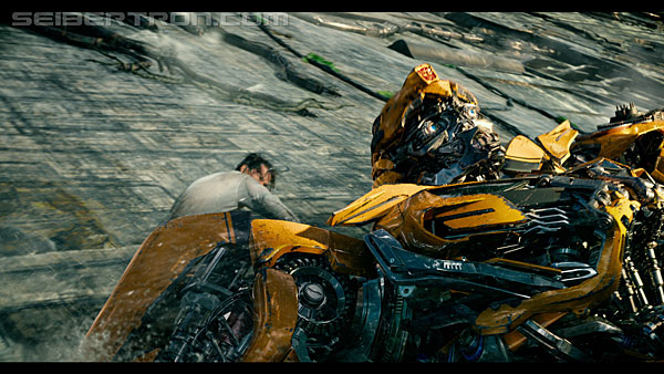 last-knight-trailer-170412-0828.jpg