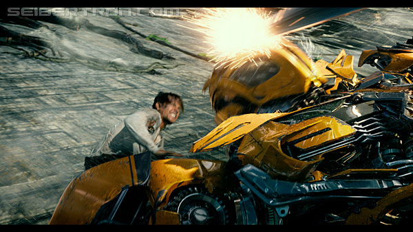 last-knight-trailer-170412-0836.jpg