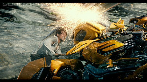 last-knight-trailer-170412-0837.jpg