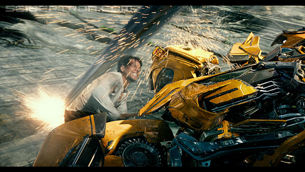 last-knight-trailer-170412-0839.jpg