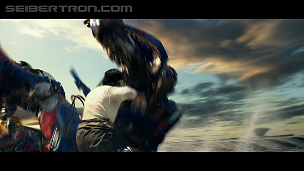 last-knight-trailer-170412-0862.jpg