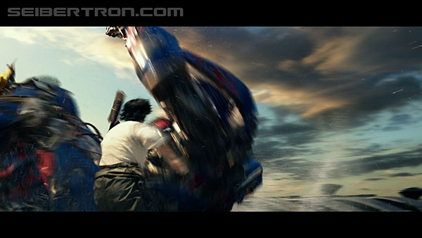 last-knight-trailer-170412-0863.jpg