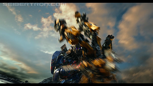last-knight-trailer-170412-0883.jpg