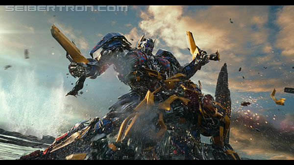 Transformers News: Transformers: The Last Knight Coming Back to Theatres for Free as Part of Community Day in Canada