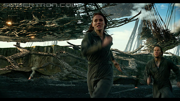 last-knight-trailer-170412-0896.jpg