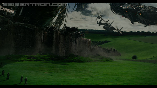 last-knight-trailer-170412-0949.jpg