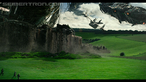 last-knight-trailer-170412-0950.jpg