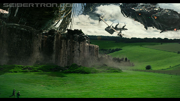 last-knight-trailer-170412-0951.jpg