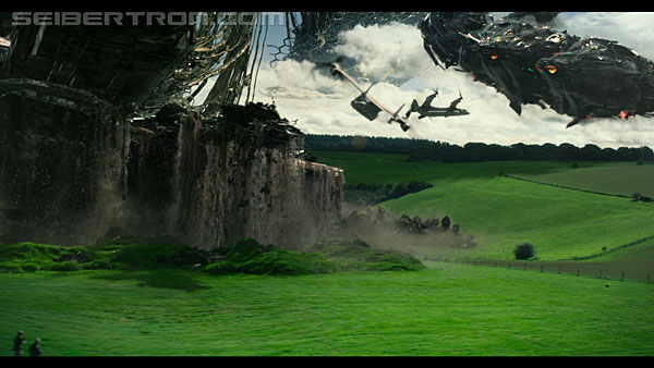 last-knight-trailer-170412-0953.jpg